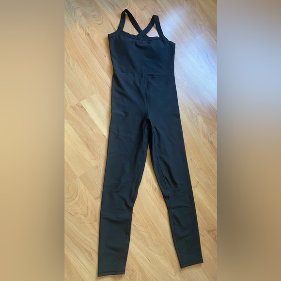 YPB SculptLUX 7/8 Length Cross-Back Onesie from Abercrombie and Fitch - Picture 3 of 9